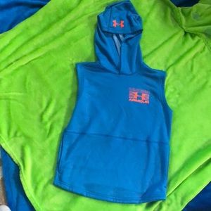 M boys sleeveless shirt w hood